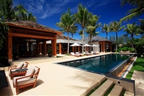 Villa and the pool layout